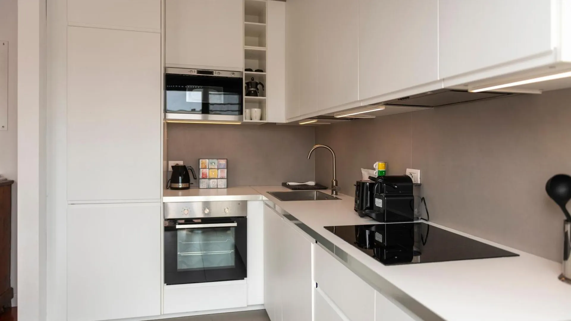 Villa Fenix Milano 0*,